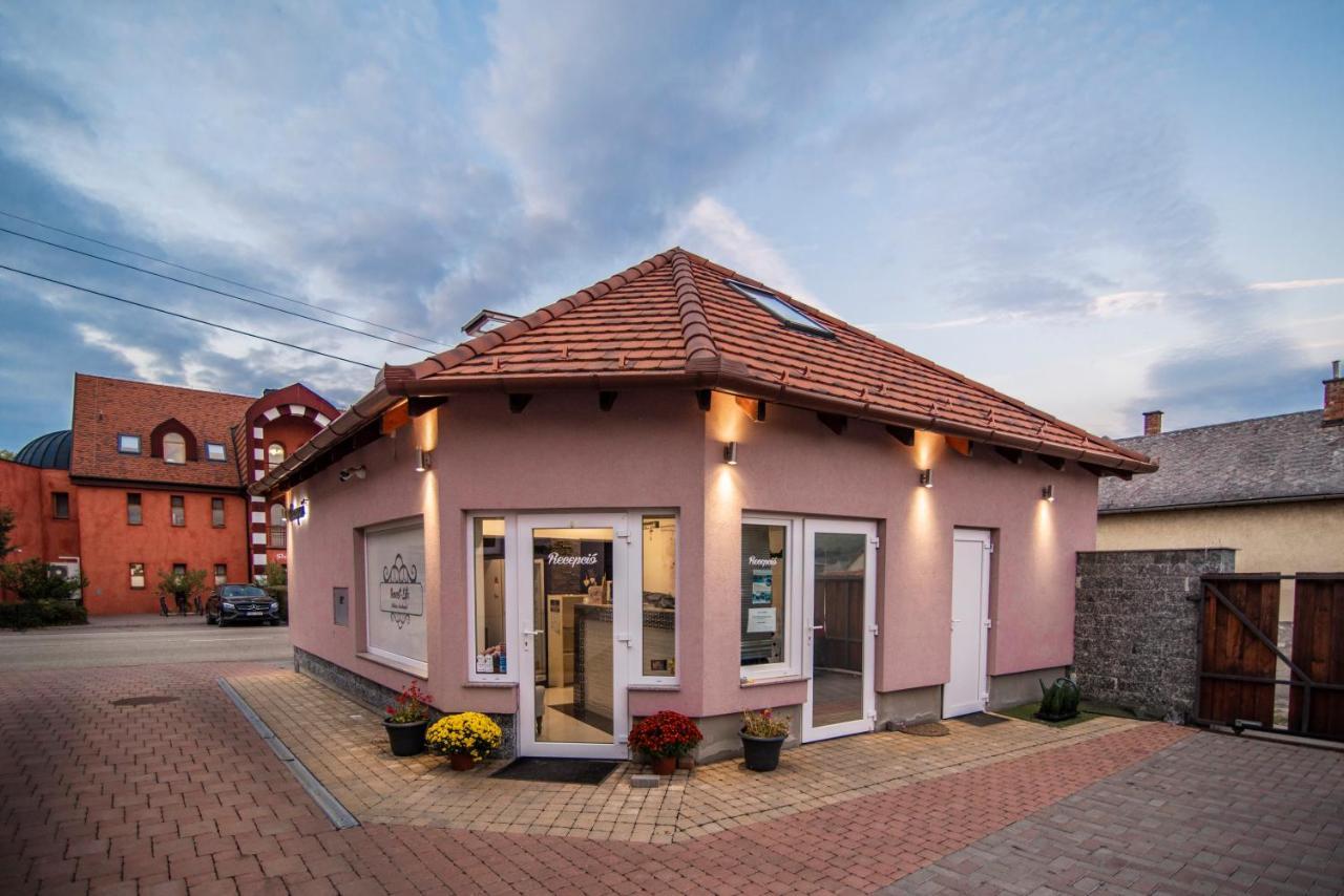 Sweet Life Wellness Apartments Egerszalok Bagian luar foto
